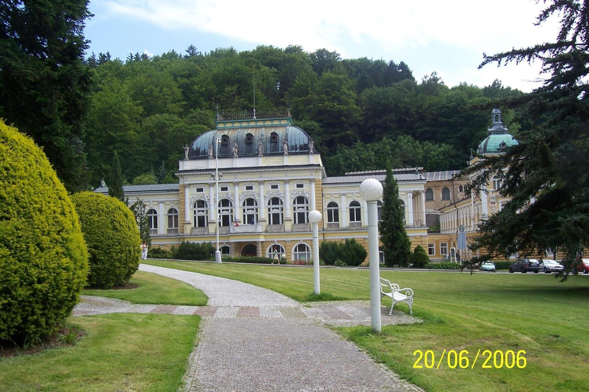 Mariánské Lázně Topapartmany Lesni מראה חיצוני תמונה