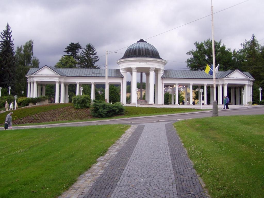 Mariánské Lázně Topapartmany Lesni מראה חיצוני תמונה